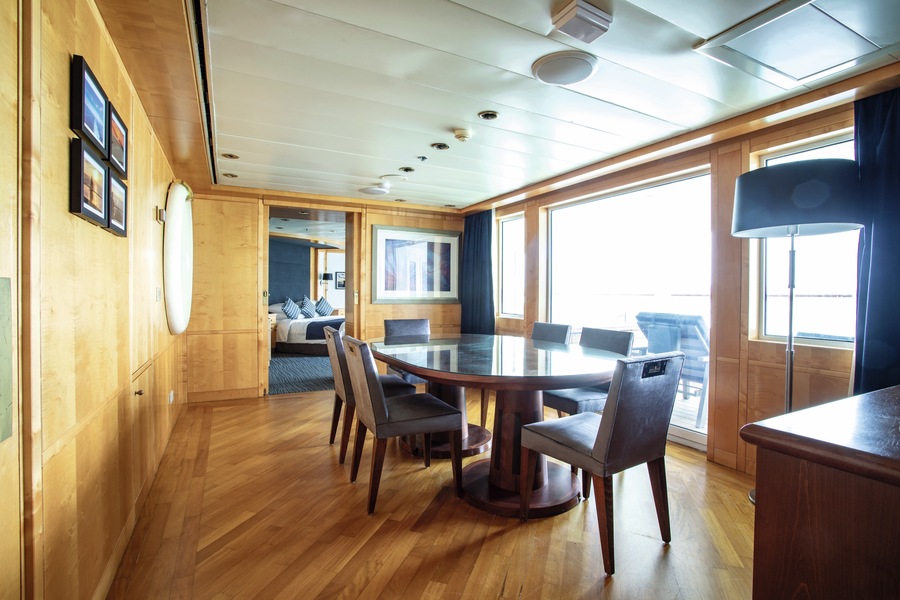 Marella Cruises Marella Explorer 2 Royal Suite ©Tom Parker 3.jpg